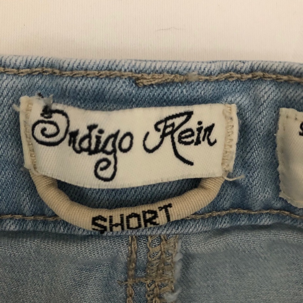 Indigo Rein Jeans Shorts - Picture 3 of 4
